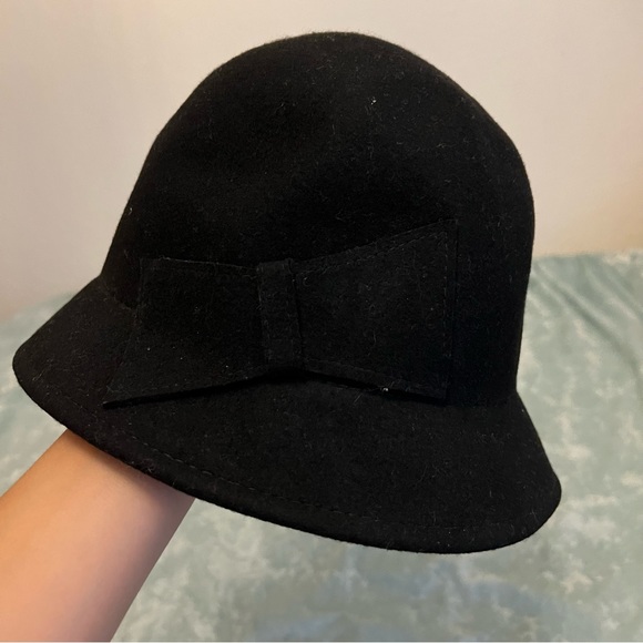 Vintage Wool Felt Cloche Hat - Picture 2 of 4